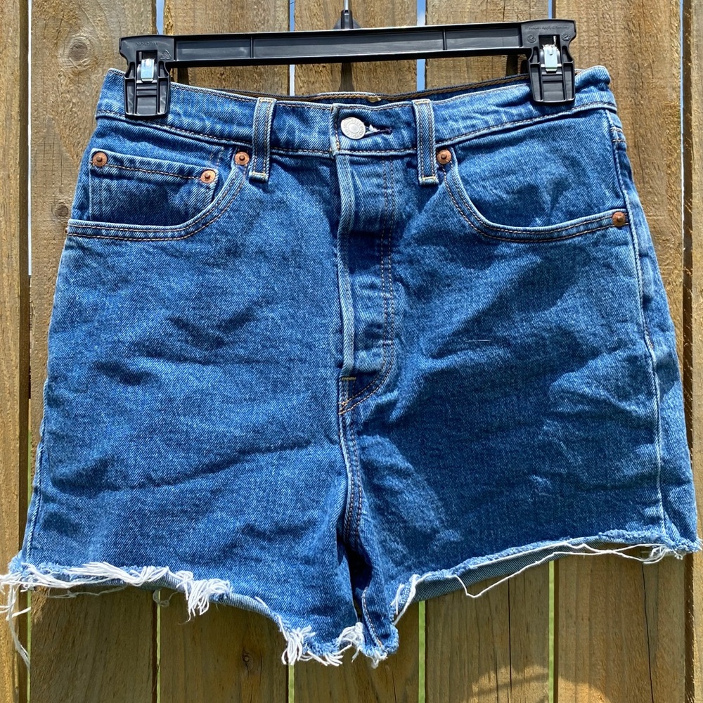 Levi’s Highwaisted Denim Button-up Shorts